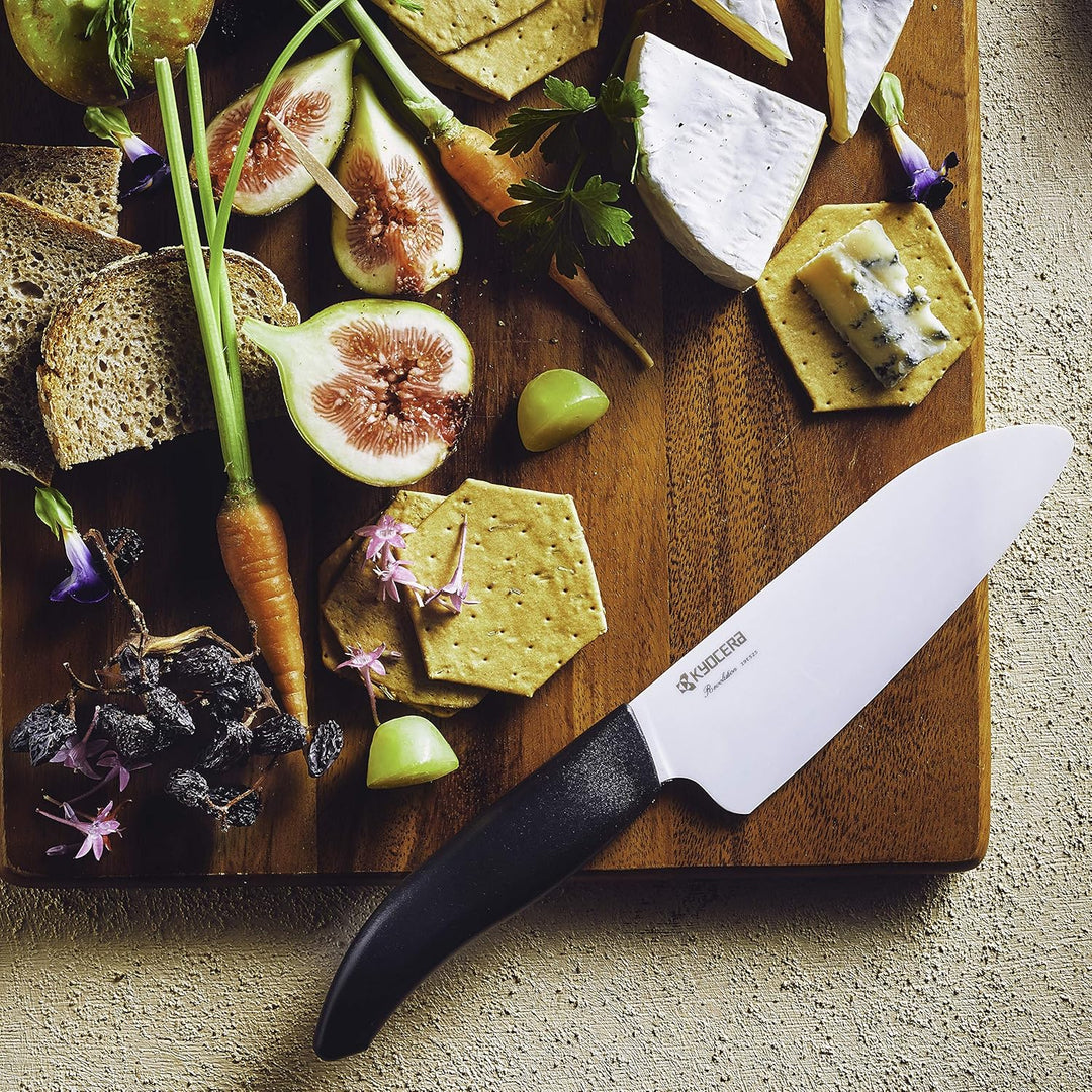 Kyocera Santoku Messer aus bruchfesterer, korrosionsfreier Zirkonia-Hochleistungskeramik (Z206). Ext