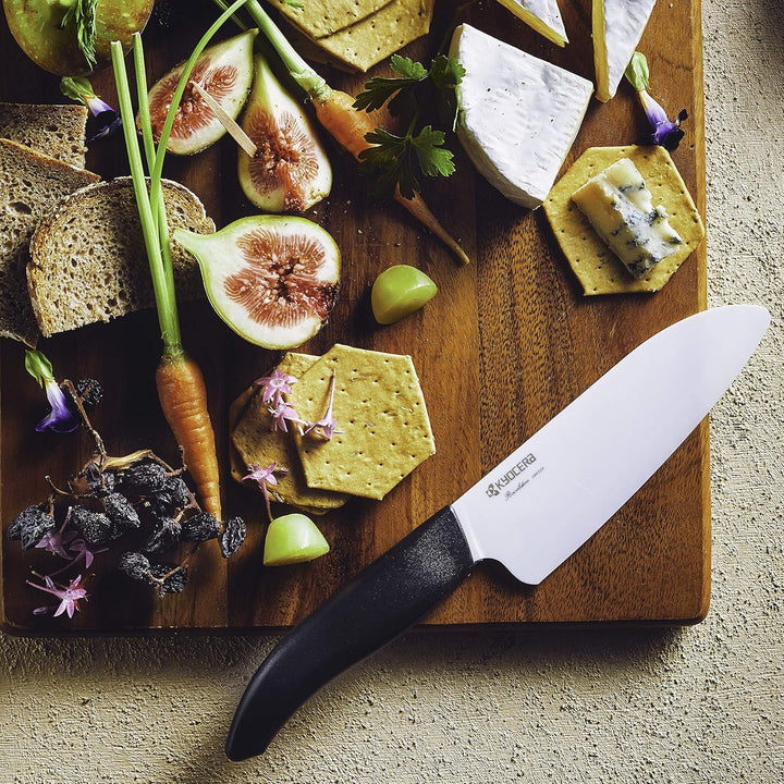 Kyocera Santoku Messer aus bruchfesterer, korrosionsfreier Zirkonia-Hochleistungskeramik (Z206). Ext