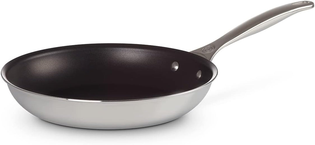 Le Creuset Antihaftbeschichtete flache Pfanne aus 3-ply PLUS Edelstahl, 26 cm, 96600226000000 26 cm