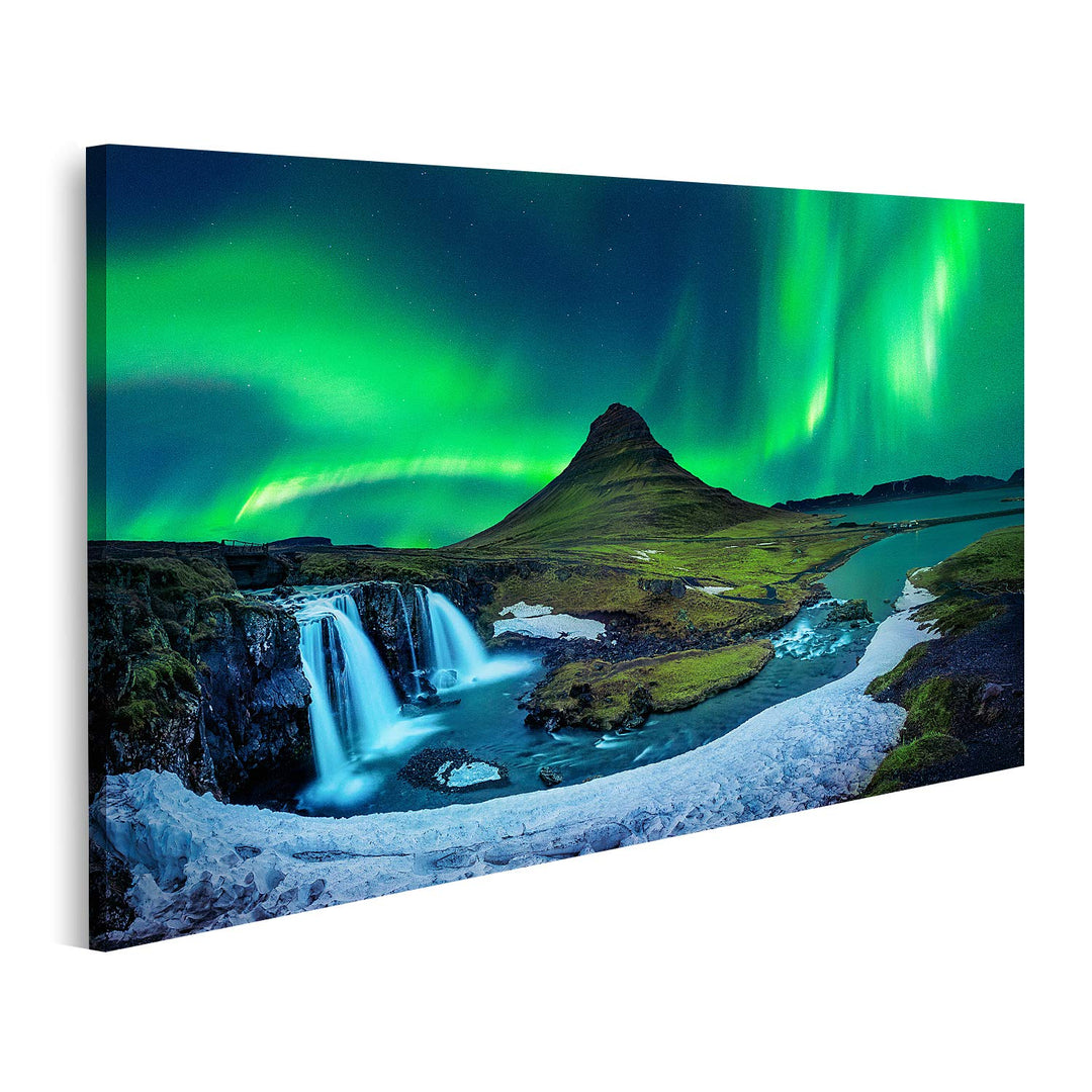 islandburner Bild auf Leinwand Nordlicht Aurora Borealis Kirkjufell Island Berge Winter Bilder Wandb