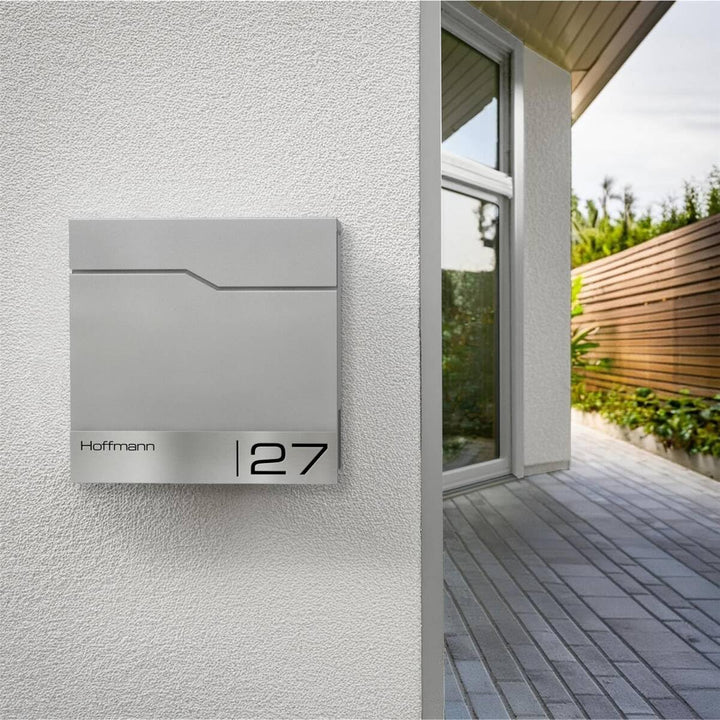 Metzler Briefkasten in RAL 9007 Graualuminium Enno - Wandbriefkasten mit V2A Edelstahl-Namensschild