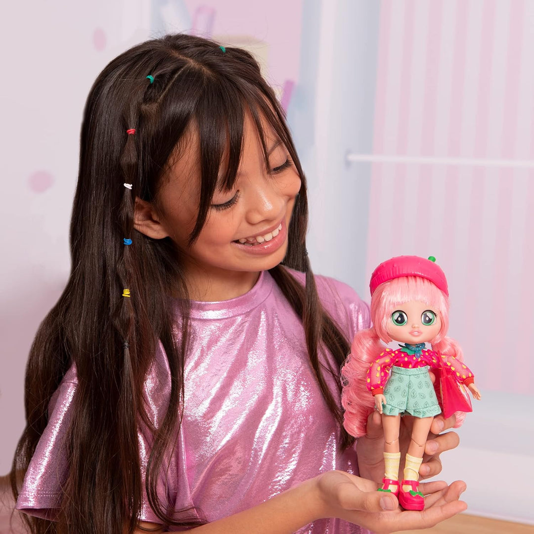 BFF by Cry Babies S2 Ella Modepuppe zum Sammeln mit Langen Haaren, Stoffkleidung und 9 Accessoires,