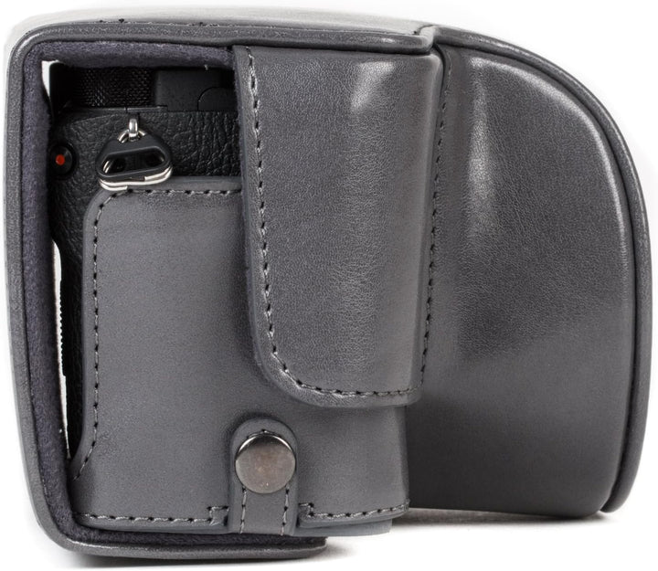 MegaGear Sony Alpha A6500 (16-50 mm) Ever Ready Leder Kamera-Case mit Trageriemen und Batteriezugang