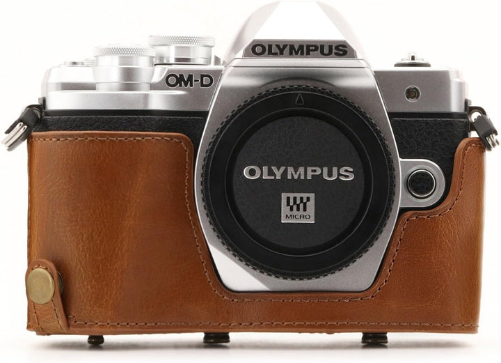 MegaGear Olympus OM-D E-M10 Mark III (14-42mm) Ever Ready Leder Kamera-Case mit Trageriemen und Batt