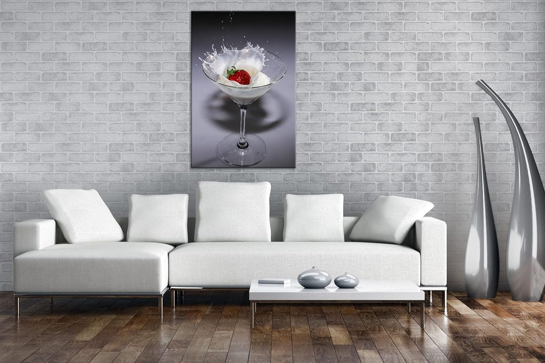 deyoli kleines Cocktailglas mit Erdbeere und Sahne im Format: 80x60 als Leinwandbild, Motiv fertig g