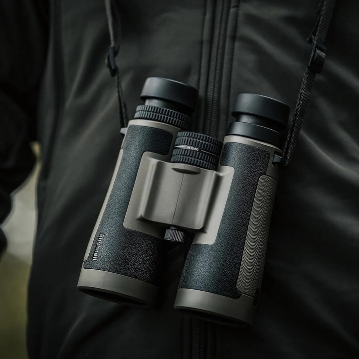 Bushnell R5 12x50 Fernglas mit Vault Lite Bino Brustgeschirr, Phase 3 Beschichtungen, Dielektrische