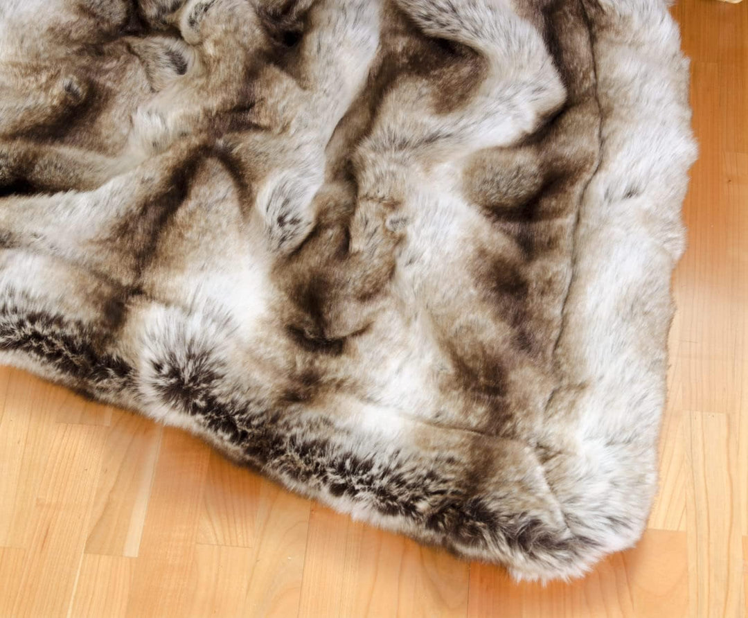 Wohnen & Accessoires GmbH & Co. KG Felldecke, Fellimitat in 5 Grössen Webpelzdecke Wolf grau-braun a