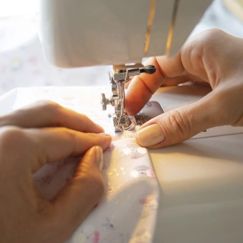 Ufesa SW2002 Deluxe Nähmaschine mit 20 Stichen, 2 Geschwindigkeitsstufen, Nählicht, Pedal/Manueller
