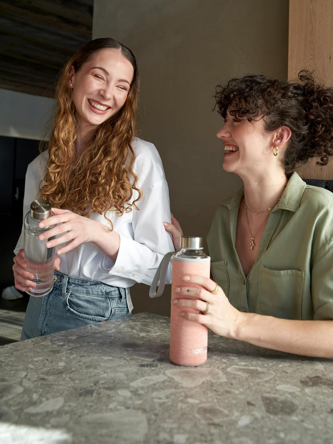 spottle Trinkflasche aus Glas 1l - Glasflasche 500ml - 750ml - 1 liter mit Neoprenhülle - Schutzhüll