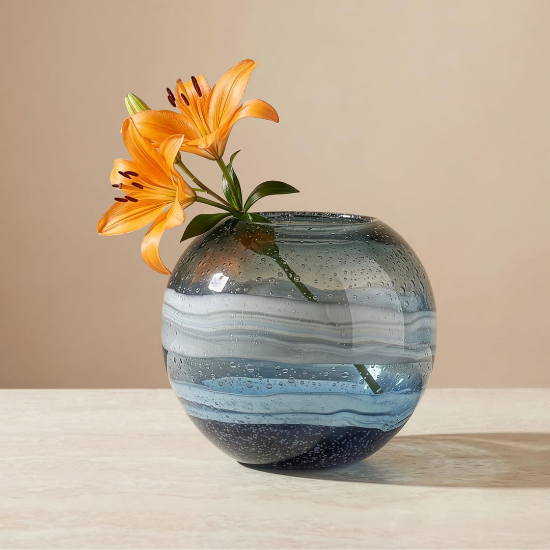 Torre &amp; Tagus Andrea Handgefertigte Vase aus Glas mit Wirbel, für Heimdekoration, Wohnzimmer, Tafela