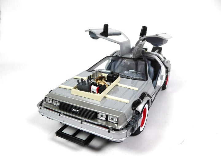 OPO 10 - Delorean Auto aus dem Film Back to The Future III - Massstab 1:24 - (Ref: 03J-22444)