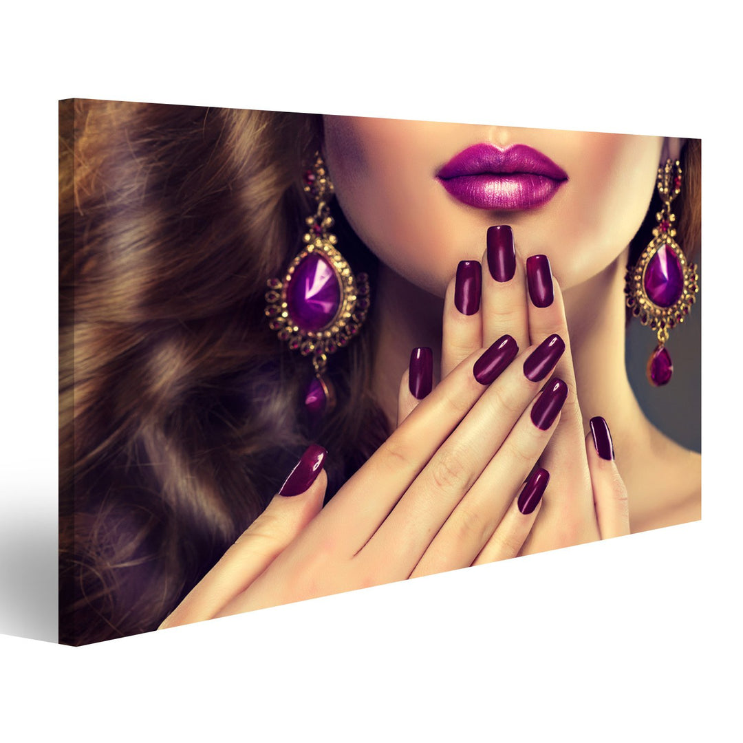 Bild auf Leinwand Luxus Mode Stil Nägel Maniküre Kosmetik Make Up Und Lockiges Haar Wandbild Poster