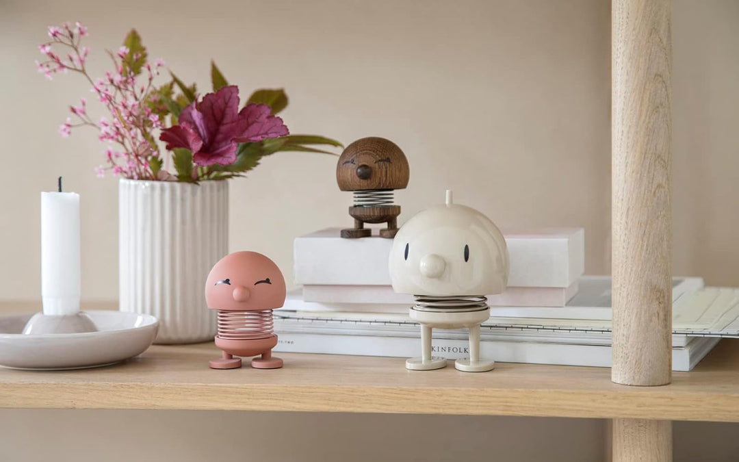 Hoptimist Bumble Wackelfigur & Glücksbringer, Skandinavische Deko Figuren für Wohnzimmer, Schreibtis