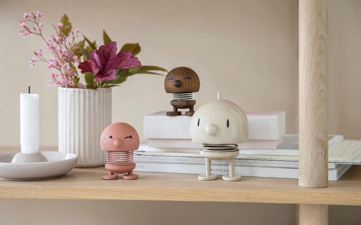 Hoptimist Bumble Wackelfigur & Glücksbringer, Skandinavische Deko Figuren für Wohnzimmer, Schreibtis