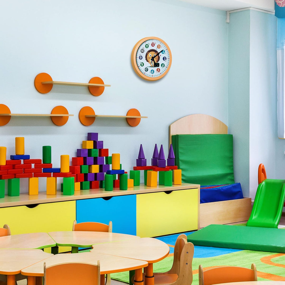 Relaxdays Wanduhr Kinder, Ø 30 cm, Kinderzimmeruhr Löwe, Bunte Zahlen, Uhrzeit Lernen, Lernuhr Junge