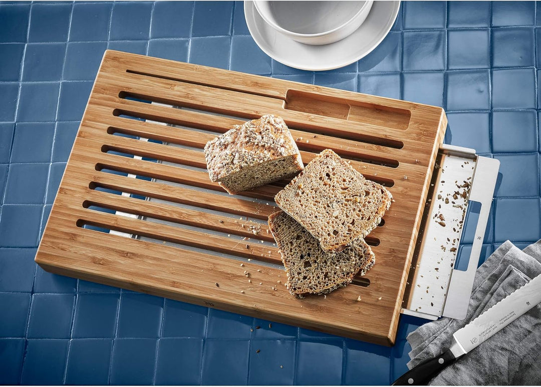 WMF Brot-Schneidebrett mit Krümmelschale &amp; Spitzenklasse Plus Brotmesser Doppelwellenschliff 31,5 cm