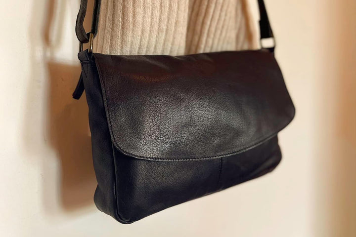 Gusti Handtasche Leder - Maisie Damen Handtasche Schultertasche Umhängetasche Ledertasche klein Schw