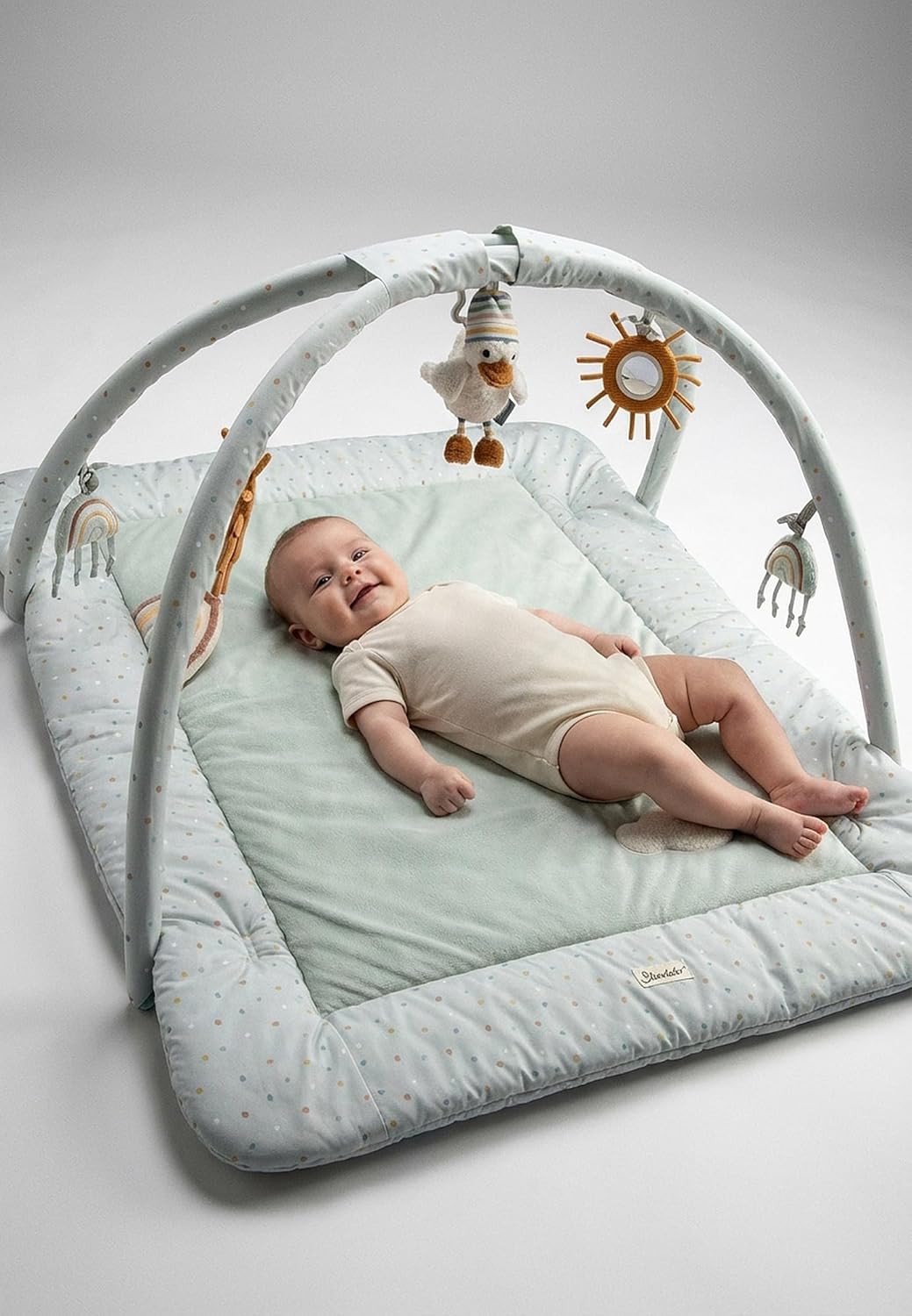 Spielbogen Ente Edda Lou, Baby Krabbeldecke 80 x 100 cm mit abnehmbarem Spielzeug und Kuscheltier, S