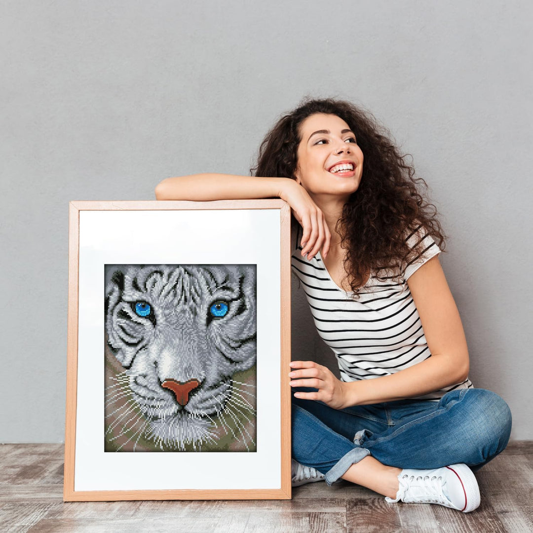 DIAMOND DOTZ DD8.016 - Original 5D Diamond Painting Set Weisser Tiger Magie, Kreativset mit 17.228 D