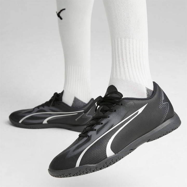 PUMA Herren Ultra Play It Fussballschuh 42.5 EU Puma Black Asphalt, 42.5 EU Puma Black Asphalt