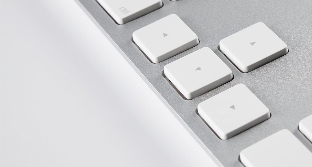 LMP USB Keyboard 110 Keys Wired USB Keyboard with 2X USB and Aluminum Upper Cover - Italian, 17530,