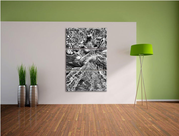 Pixxprint Kämpfende Tiger im Wasser als Leinwandbild/Grösse: 3 Teilig (120x80) cm/Wandbild/Kunstdruc