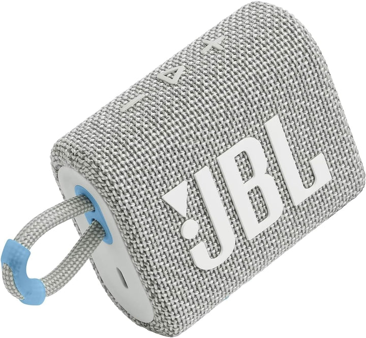 JBL GO 3 Eco – Kleine Bluetooth Box aus recyceltem Material in Weiss – Wasserfester, tragbarer Lauts