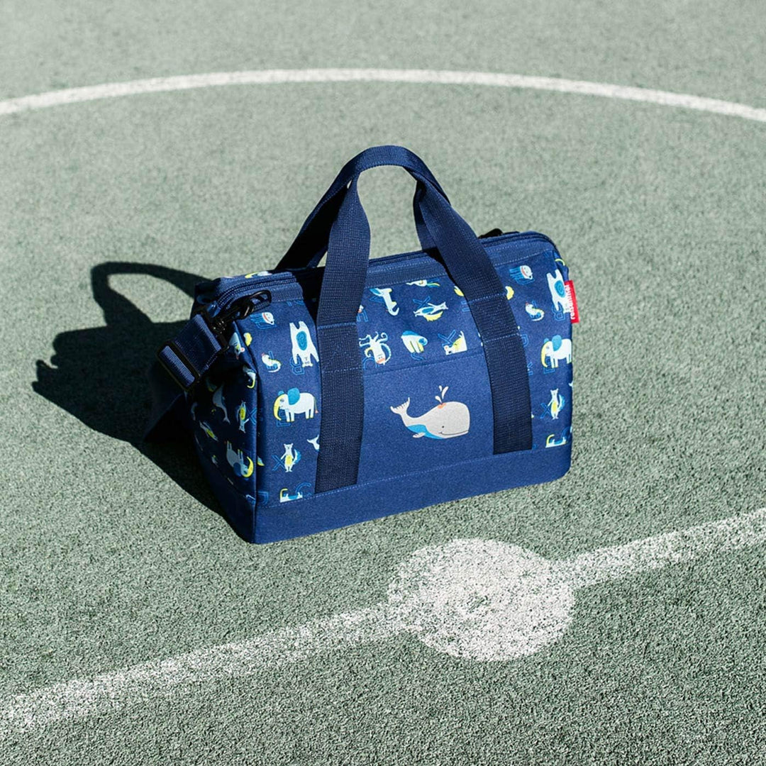 reisenthel Allrounder M Kids Kleine Reisetasche für Kinder Mit Stecklasche für Reisetrolleys, Couleu