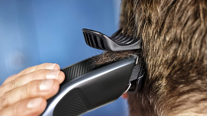 Philips Hair Clipper Series 3000 Haarschneider mit Trim-n-Flow-Technologie (Modell HC3530/15) 2 Kämm