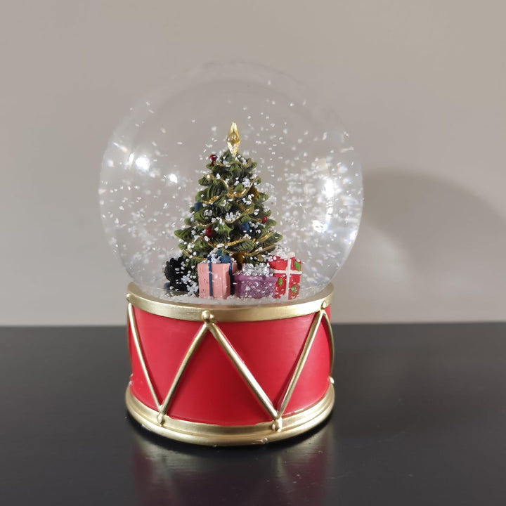 Heaven Sends Weihnachtsbaum auf Trommelsockel Schneekugel