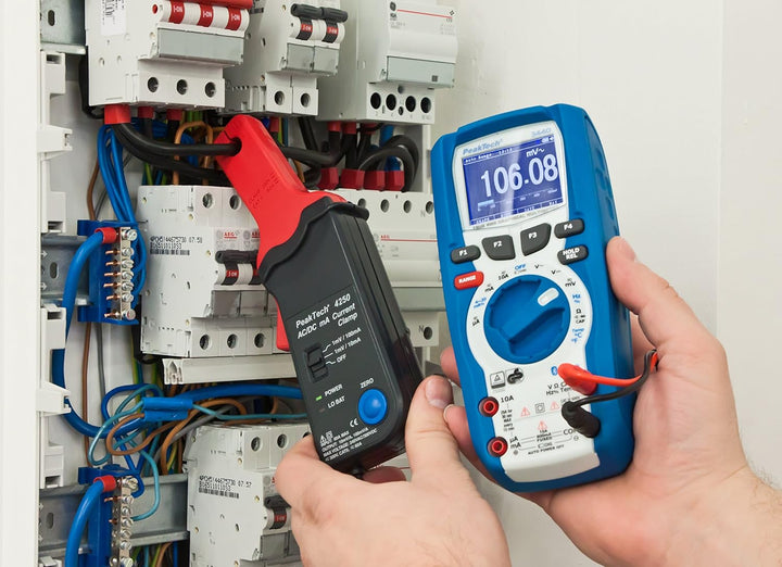 PeakTech 3441 – True RMS Digital Multimeter - CAT III 1000 V, Blau &amp; P 4250 4250 - Stromzangen-Adapt
