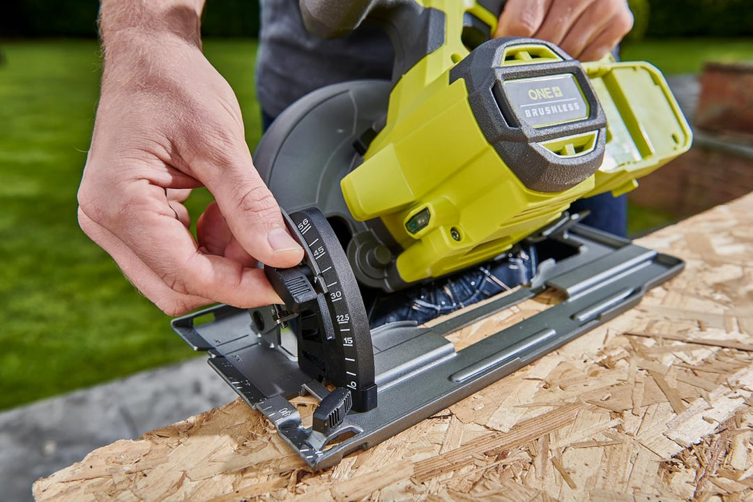 RYOBI 18 V ONE+ Brushless Akku-Handkreissäge RCS18BL-0, 184 mm Sägeblatt, werkzeuglose Einstellungen