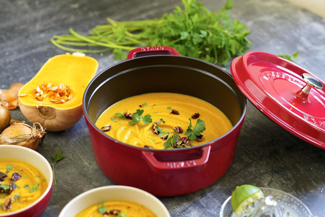 STAUB Gusseisen Bräter/Cocotte, Rund 24 cm, 3,8 L, Aromaregen Funktion, Für alle Herdarten geeignet,