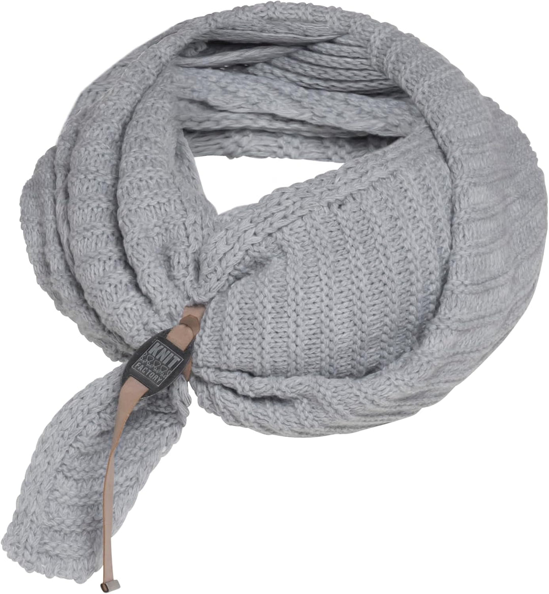 KNIT FACTORY - Demy Dreiecksschal - Damen Strickschal mit Wolle - Winterschal - Herbst & Winter Esse