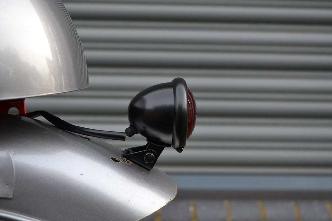 Motorrad LED Stop Rücklicht - Homologated - Glänzend Schwarz mit Rot Gläser für Cafe Racer, Scramble