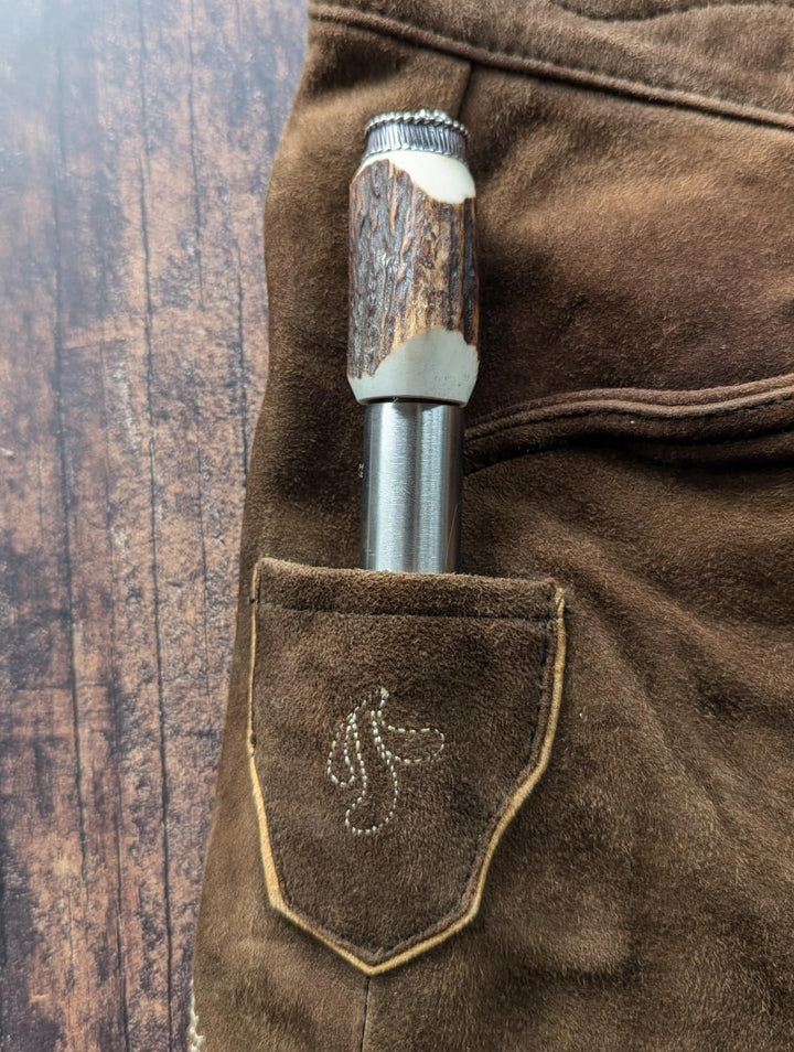 Hirschhorn-Lederhosen-Flachmann "Edelweiss"