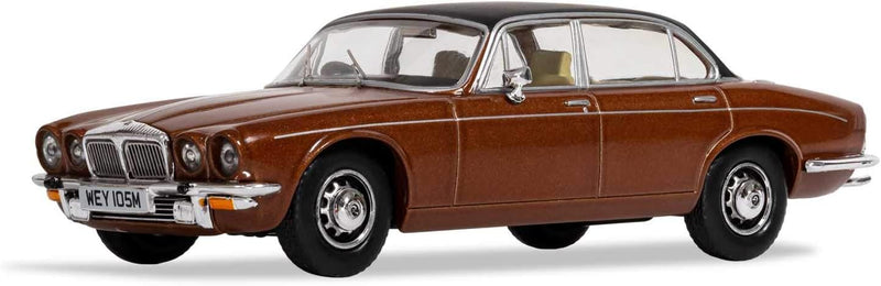 Corgi VA13900 Daimler Double Six Series 2 Vanden Plas - Caramel Vanguard