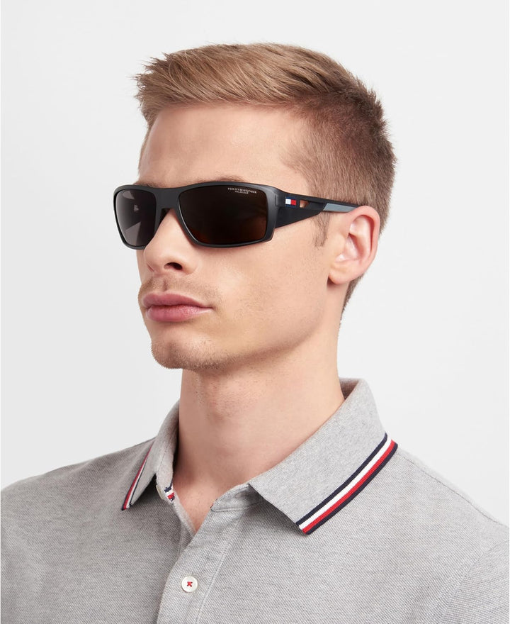 Tommy Hilfiger Unisex Sunglasses 62/18/120 Matte Black/Grey Polarized, 62/18/120 Matte Black/Grey Po