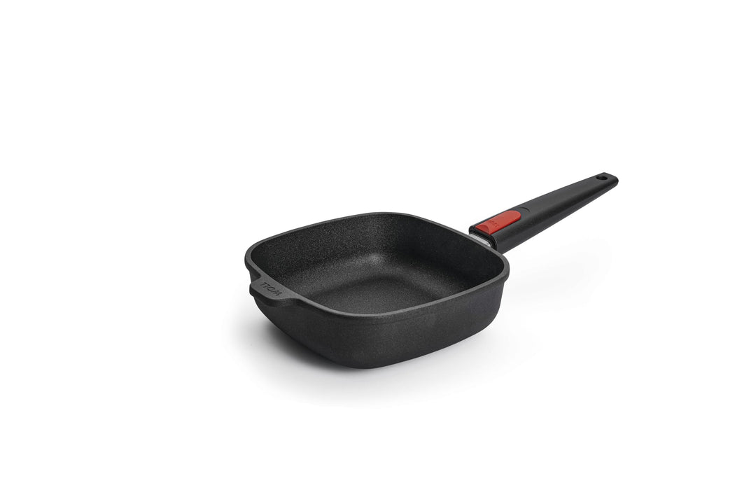 Titanium Nowo Gusspfanne, viereckig, 20 x 20 cm, 6,5 cm hoch, mit abnehmbarem Stiel, 20 cm