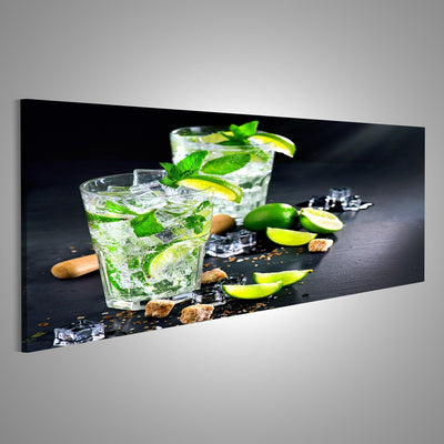 islandburner Bild Bilder auf Leinwand Mojito-Cocktail auf einem Tisch. Sommercocktail mit Rum, Kalk,