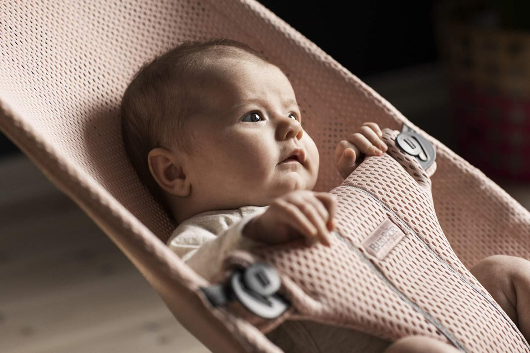 BabyBjörn Babywippe Bliss, Dunkelgrauer Rahmen, Netzstoff, Perlmuttrosa Perlmuttrosa 1 Stück (1er Pa
