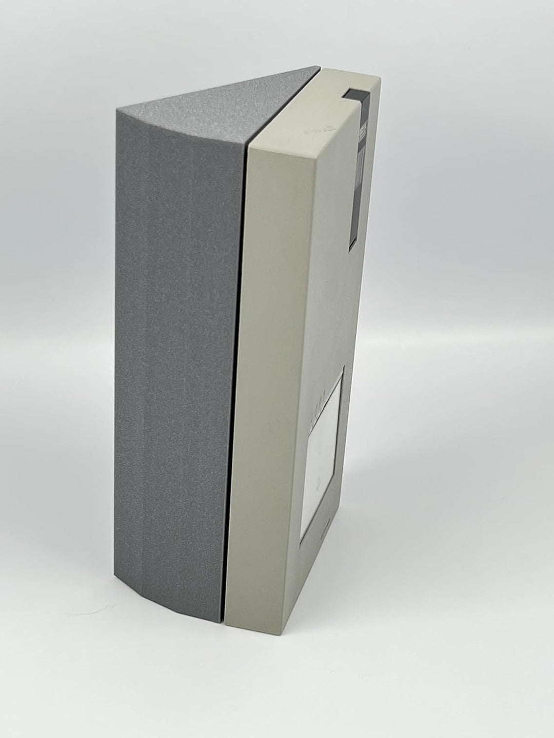 XONI Gehäuse mit Winkel 30 °, Grau metallic, kompatibel mit Comelit Quad Videotelefon, BT30-QUADRA30