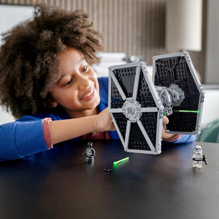 LEGO 75300 Star Wars Imperial TIE Fighter Spielzeug mit Sturmtruppler und Piloten als Minifiguren au