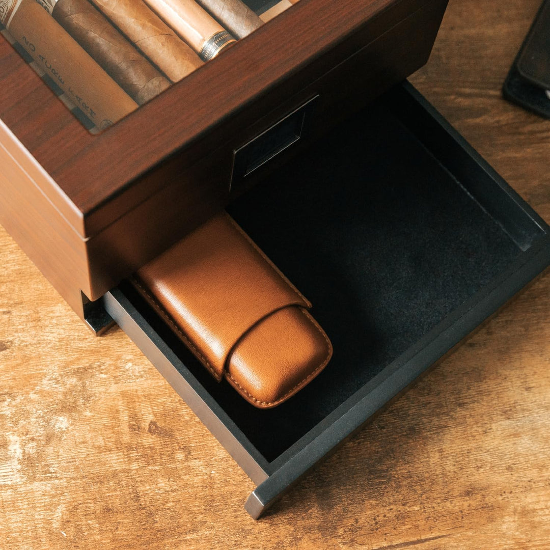 Zwei Reisezigarrenboxen aus veganem Leder und in Kastanien Braun von Case Elegance