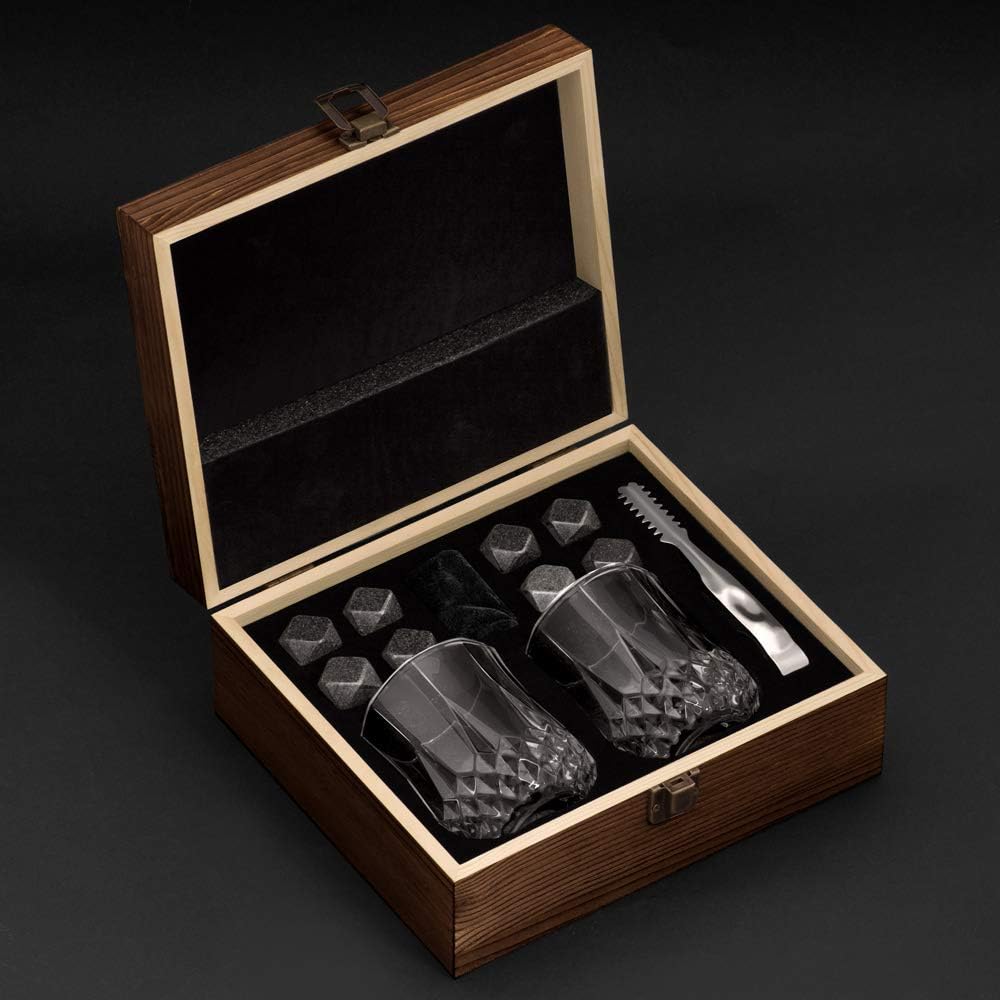 Maverton Whisky Steine Set - in Holzbox mit Gravur - 8 Eiswürfel + 2 Whisky Gläser - wiederverwendba