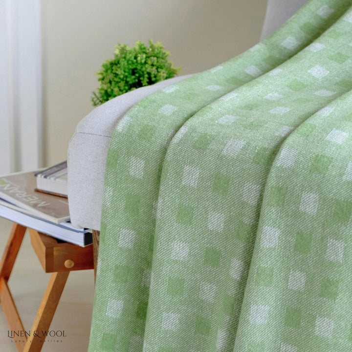 Linen & Cotton Warme Decke Wolldecke Merino Wohndecke Kuscheldecke Emma mit Karomuster - 100% Weiche