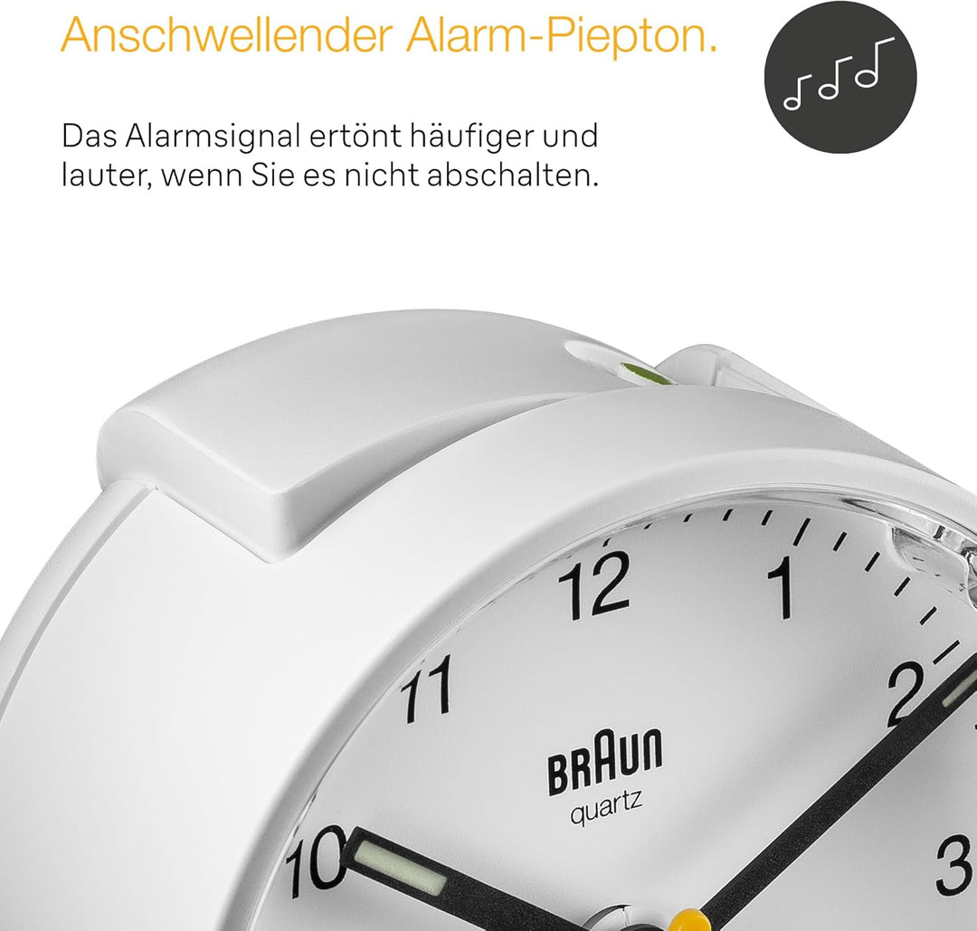 Braun Klassischer analoger Wecker mit Schlummerfunktion und Licht, ruhiges Quarzuhrwerk, Crescendo-A