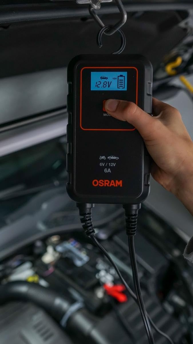 OSRAM BATTERYcharge 906, KFZ-Batteriewartungsgerät 12V, mobiles KFZ Batterieladegerät für PKW, Motor