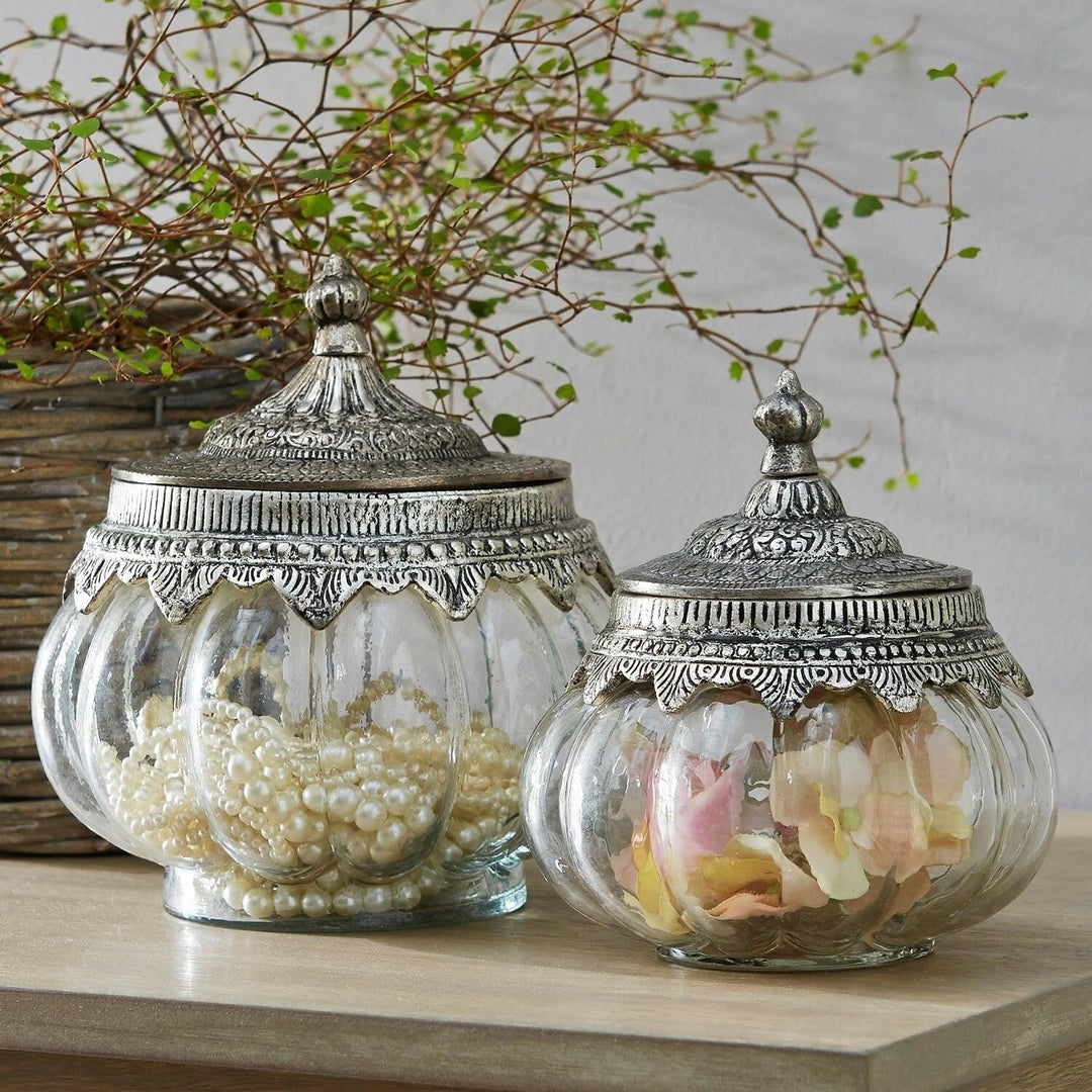 Loberon® Glasdosen 2er Set Madelon, Zwei Grössen, mundgeblasen, kunstvoll verzierte Deckel im Antik-