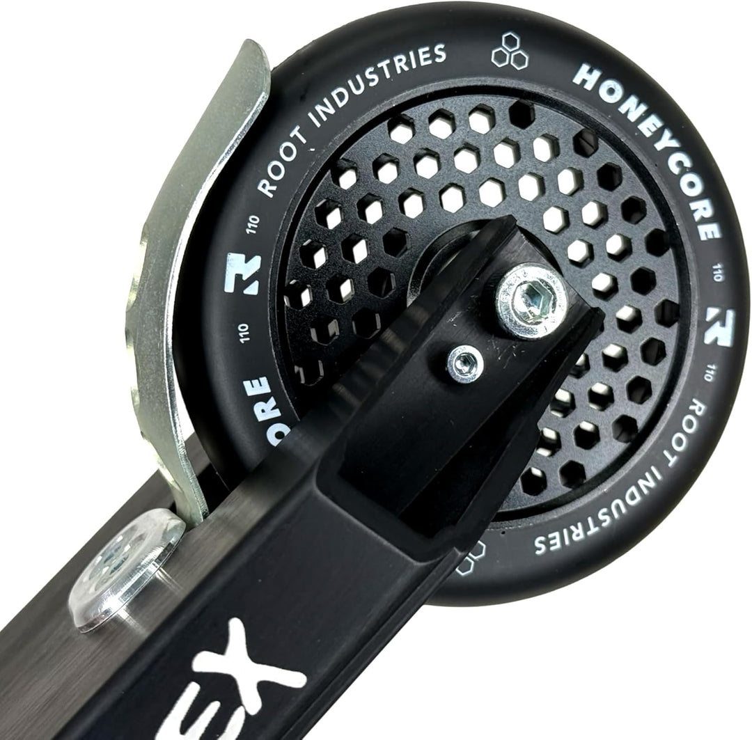 Root Industrie Air Honeycore 110mm Stunt-Scooter Rolle + Fantic26 Sticker (Schwarz/Pu Schwarz) Schwa